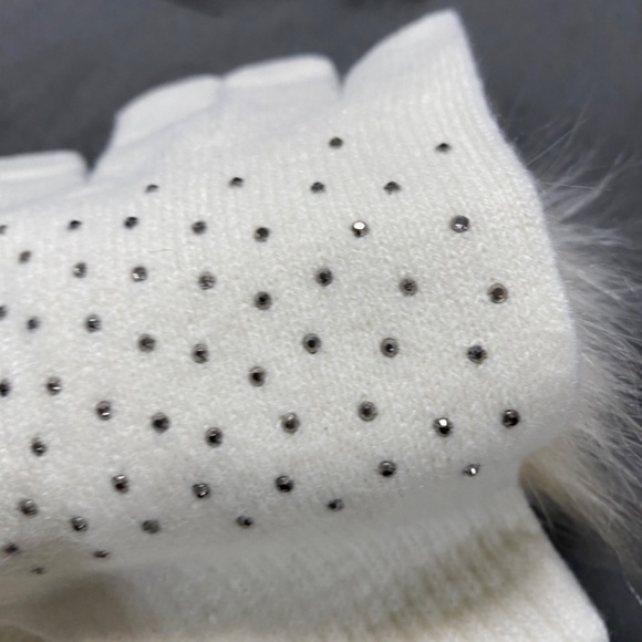 White Bling Hat & Glove Set - Picture 3 of 9